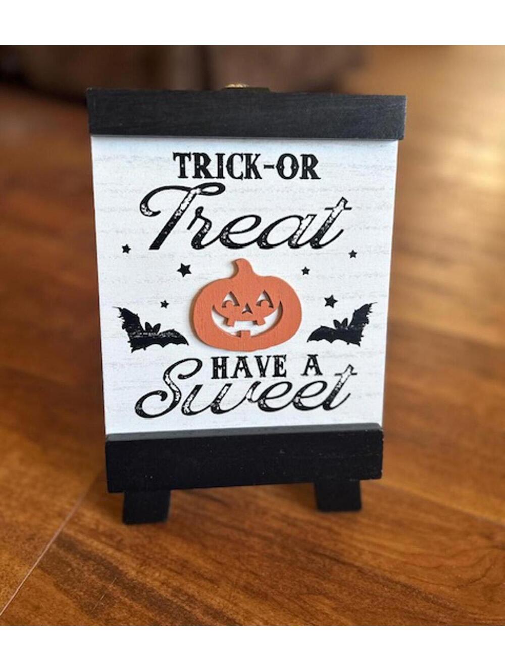 Halloween Trick-Or-Treat Decorative Sign with Pumpkin and Bats